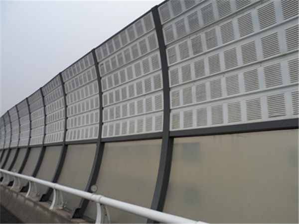 高速公路隔音板，到底能擋多少噪音？